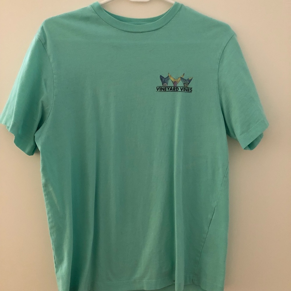 Men’s vineyard vines tee